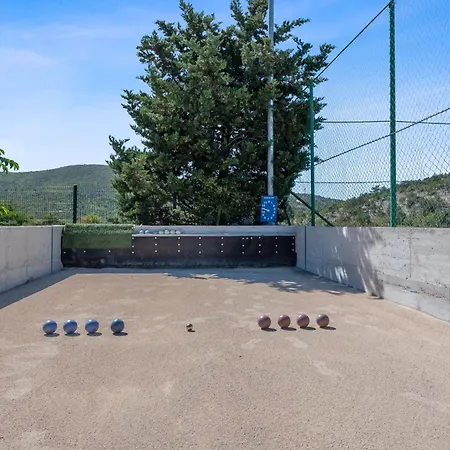 Almas Villa